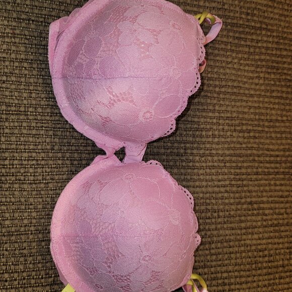 Victoria Secret Bra - Picture 3 of 3